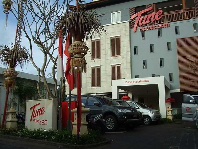 Tune Hotel - Kuta, Bali, Indonesia バリ島 エクステリア 写真